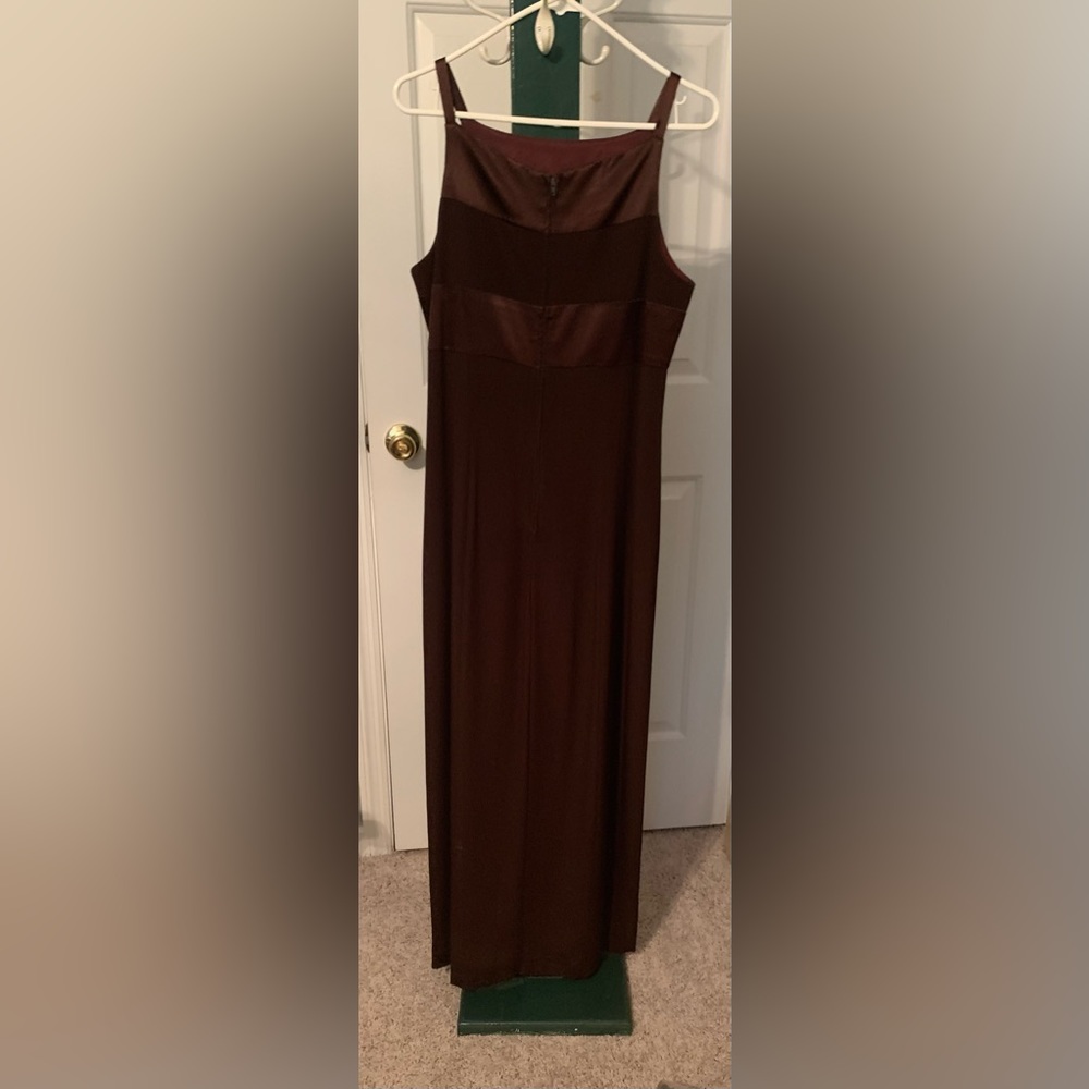 Dave & Johnny full length brown dress with spaghetti should straps